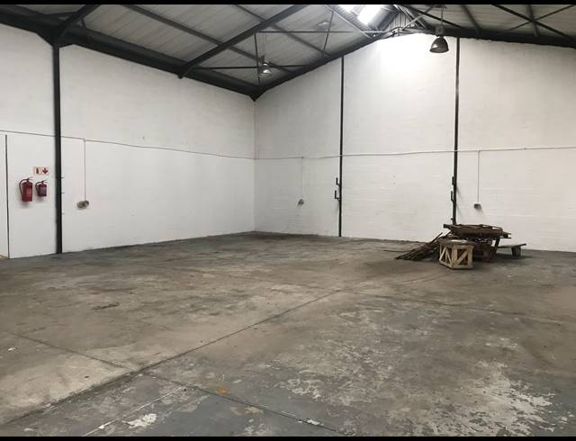 310M² FACTORY TO LET IN STIKLAND INDUSTRIAL